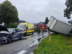 Zderzenie osobówki z autem dostawczym w Sierniczem Małym. Na miejsce ruszyły służby ratunkowe