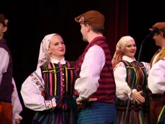 Mozaika Folkloru II w Cieszynie. Zespoły z Polski, Czech i Słowacji na jednej scenie