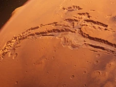 Dane z sondy InSight ujawniają złożoną strukturę geologiczną skorupy Marsa