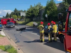 Tragedia na ul. Jana Pawła II w Koninie. W zderzeniu dwóch aut i motocykla zginął motocyklista