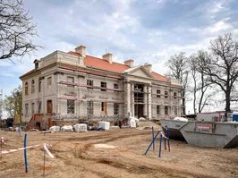 Nowa odsłona pałacu Sczanieckich pod Toruniem coraz bliżej. Prace w Nawrze postępują