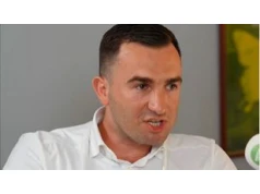 Milioner Oskar Wojciechowski atakuje "leniów śmierdzących". "Ludzie idą na studia po to, żeby przedłużyć dzieciństwo"