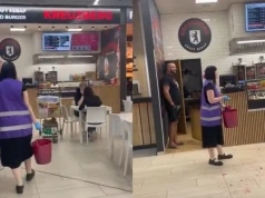 „Filip Chajzer jest osobą zepsutą, niemoralną" Kolejna akcja aktywistów, kebab został obrzucony resztkami jedzenia