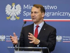 Białoruś ostrzega Polskę przed zamachem. Sikorski komentuje