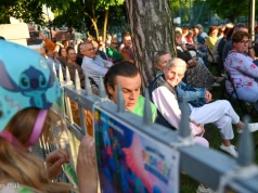 Letni Teatr na Schodach powrócił. Aleksander Talkowski oczarował publiczność koncertem Będziesz moją Panią