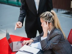 140 tysięcy osób ostrzega się przed lokatorami. Prawie każdy z tych wpisów łamie prawo