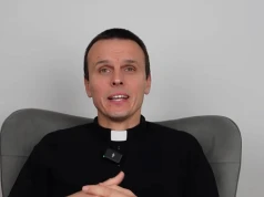 Znany ksiądz idzie do pracy. Zacznie od sprzątania toalet