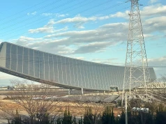 315 m długości i 5 tys. paneli. Zrównają z ziemią słynny Solar Ark