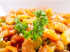 Przepis na kremowe curry z cukinii bez grama mięsa. Zrobisz je w 20 minut