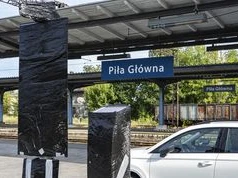Parking przy dworcu PKP Piła Główna znów bezpłatny. Jest oficjalna odpowiedź kolei