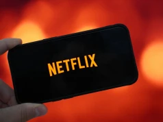Netflix ma idealne filmy na poprawę humoru. Ta seria bawi od lat