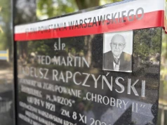 Groby na Starym Cmentarzu w Łodzi oznaczone specjalnymi szarfami