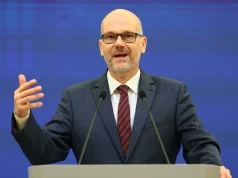 Minister broni nowego podatku. "Istnieje konstytucyjne uzasadnienie"