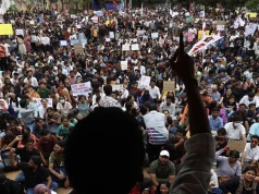 Wściekła młodzież na ulicach. Masowe protesty w Indiach zakończone sukcesem