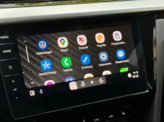 Stary samochód może mieć CarPlay i Android Auto. Jest jeden warunek
