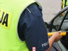 Czy poza drogą publiczną można jeździć po alkoholu? Przepisy dla wielu są zaskakujące