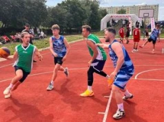 Toruń. Wakacje z basketem - olimpijski sport na osiedlowym boisku