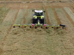 Claas pokazuje nowe przetrząsacze Volto. Ta zmiana ułatwi pracę podczas nocnych pokosów