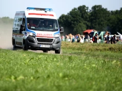 Auto przewróciło się na dach i zapaliło. Kolejny wypadek na Rajdzie Polski
