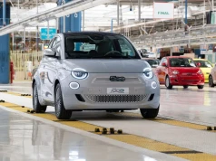 Fiat zwija się z dużego rynku. Sprzedał mniej aut niż Ferrari