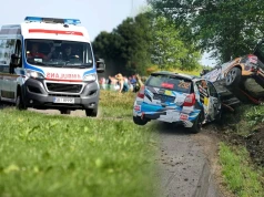 Auto stanęło w płomieniach. Wypadek na trasie 82. Rajdu Polski, dwie osoby w szpitalu