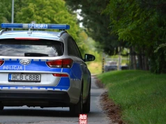 Czy można wyprzedzać radiowóz? Wielu kierowców wciąż nie zna tej ważnej zasady