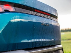 700 km zasięgu i dostawa w 2027 roku. Peugeot wciąż czeka na akumulatory ACC