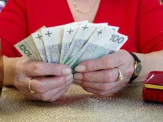 1600 zł dla rodziców za wychowanie dzieci. Jest decyzja ws. nowego świadczenia