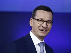 Dał do pieca! Morawiecki drwi sobie z przeciwników z PiS, TAK odpowiada na ataki. „Lepiej uprzedzić”