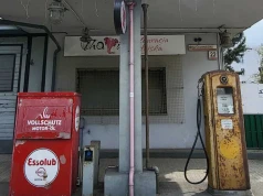 Dzisiaj możesz się tutaj najeść i napić. Kiedyś była tutaj przedwojenna stacja paliw