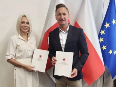 Flagi, flesze i… wymiana oświetlenia. 43 tysiące złotych i oprawa jak przy otwarciu całej elektrowni
