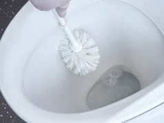 Wieczorem wsypuję pół szklanki do muszli. Rano kamień odchodzi znacznie łatwiej