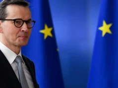 Morawiecki chce być europejską centroprawicą. Kaczyński właśnie zrobił mu miejsce