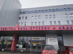 Autobusy linii 198 omijają dwa przystanki. Mieszkańcy mają problem z dojazdem do szpitala