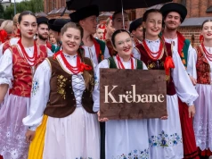 Barwny korowód ulicami Brus zakończył Międzynarodowy Festiwal Folkloru. Zobacz galerię zdjęć