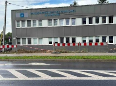 Obsługa prawna ZIS i usługi komunikacyjne dla ZIS świadczone są z Warszawy. Z tego samego budynku