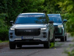 Chińczycy wytaczają ciężkie działa! JAECOO 7 Hybrid debiutuje w Polsce. Cena zszokuje rywali?