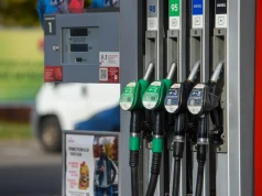 Koniec wakacji z tańszym paliwem? Premier zapowiada możliwe działania