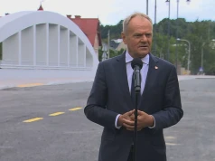 "Nie ma się z czego cieszyć". Tusk o rozłamie w PiS