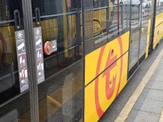 Wielka awaria tramwajowa w Warszawie. Trzy linie zmieniły trasy, zawieszono przystanki
