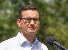 Pierwszy sondaż po rozłamie. Morawiecki odbierze głosy PiS