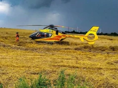 Pożar w żniwa. Helikopter LPR zabrał kombajnistę, a z maszyny został tylko szkielet
