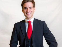 Benedikt Peter dołącza do zespołu prasowego Stellantis Austria. Kristina Kroker rozpoczyna urlop macierzyński