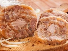 Francuzi zajadają, aż się trzęsą uszy. Wielu turystów na sam widok straci apetyt