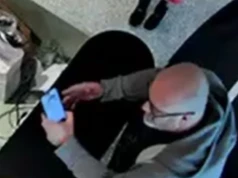 Ukradł dziecięcy rower znanej marki ze sklepu na os. Tysiąclecia. Policja publikuje wizerunek podejrzewanego