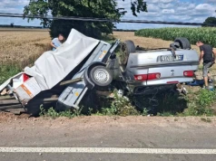Dachowanie Renaulta w Lutosławicach Szlacheckich. 14-latek trafił do szpitala – FILM