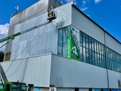 Ośrodek Rekreacyjno-Sportowy Centrum przechodzi metamorfozę. Trwa odświeżanie elewacji
