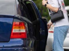 Plaga kradzieży na MOP-ach. Najpierw cię zagadują, a potem czyszczą samochód