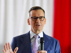 PiS gra na czas. Morawiecki jeszcze w partii. Wiadomo, co dalej