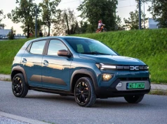 Zaczynamy test: nowa Dacia Spring Extereme 100 KM. Zapiszczeć kołami przy ruszaniu do nie problem!
